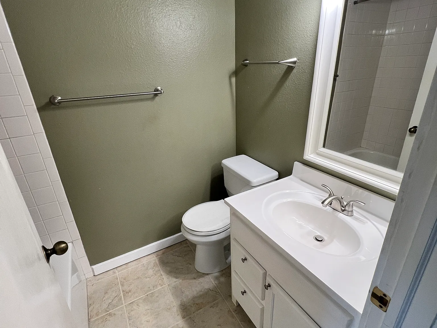 2 bed, 1030 sqft, $1,150 — Photo 2