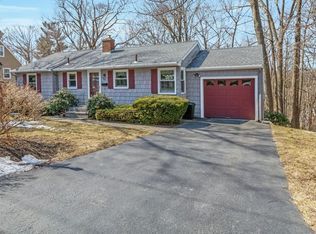 64 Paradox Dr, Worcester, MA 01602