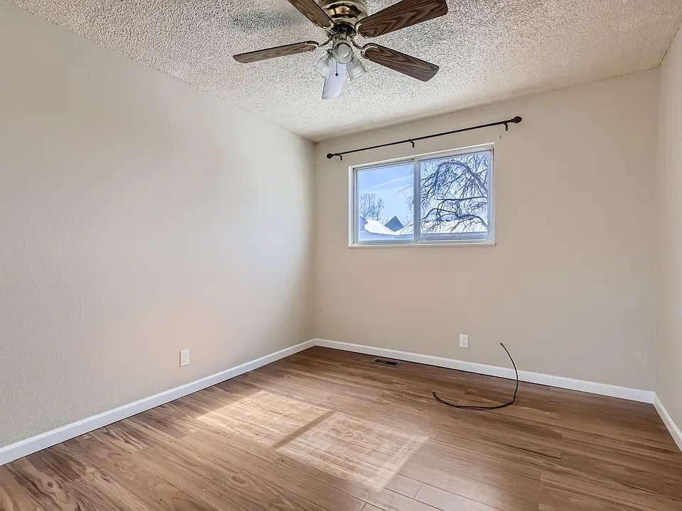 1 bed, 250 sqft, $850