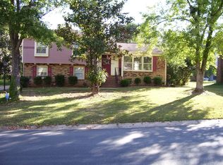 6131 Coach Hill Ln, Charlotte, NC