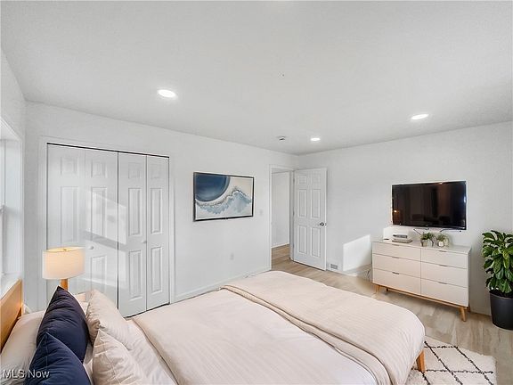 4th image of 4704 W 11th St