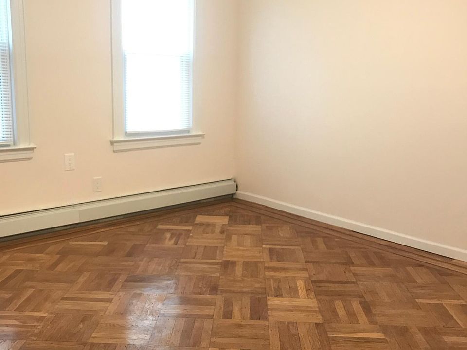 1st image of 4833 206th St Floor 1