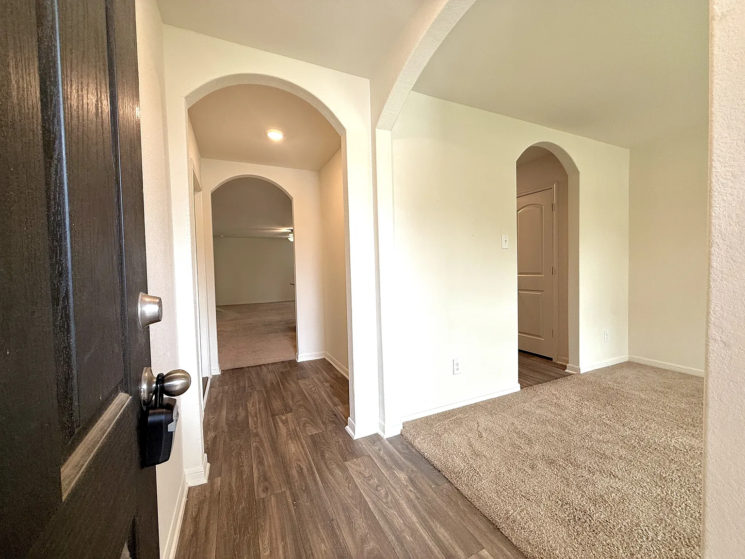 513 Locksley Cove - 1 — Photo 3