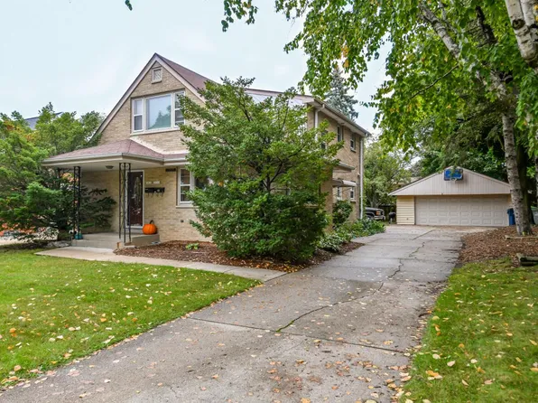 3826 South 77th STREET, Milwaukee, WI 53220