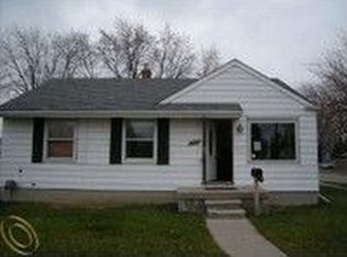 25530 Rose St, Roseville, MI 48066
