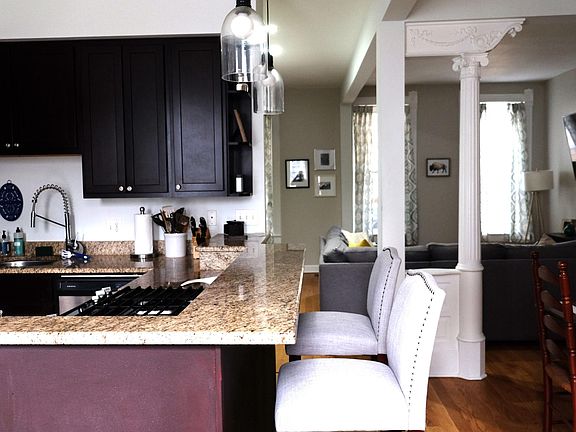 Kitchen Barstools (Daytime)