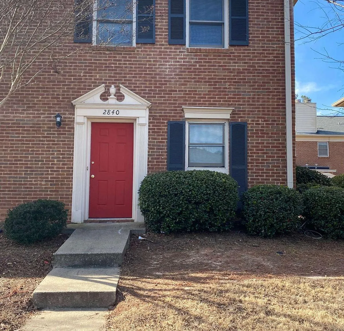 2 bed, 2.5 bath, 1260 sqft, $1,750 — Photo 2