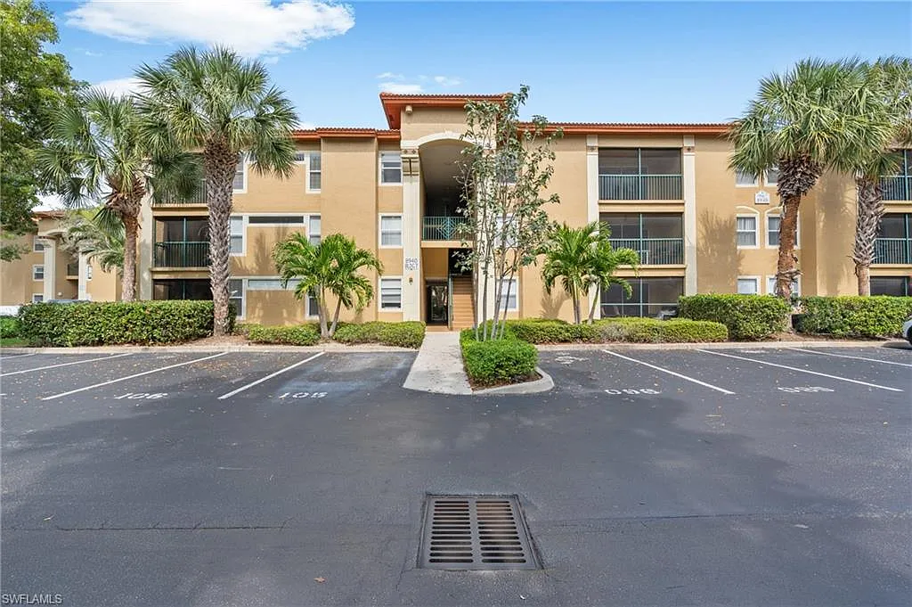 2 bed, 2.0 bath, 1013 sqft, $1,650 — Photo 1