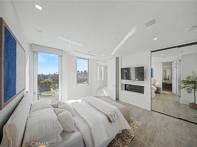 9459 Beverly Crest Dr — Photo 39