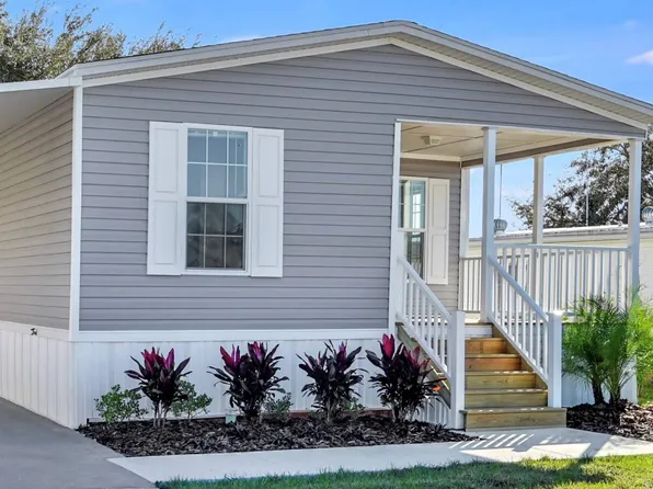 20 Fletcher Dr #24, North Fort Myers, FL 33903