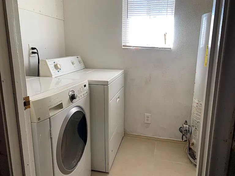 3201 W Christy Dr — Photo 12