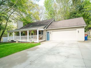 62 S 168th Ave, Holland, MI 49424