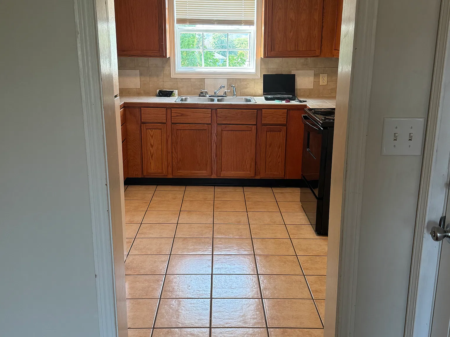 2 bed, 750 sqft, $950 — Photo 4
