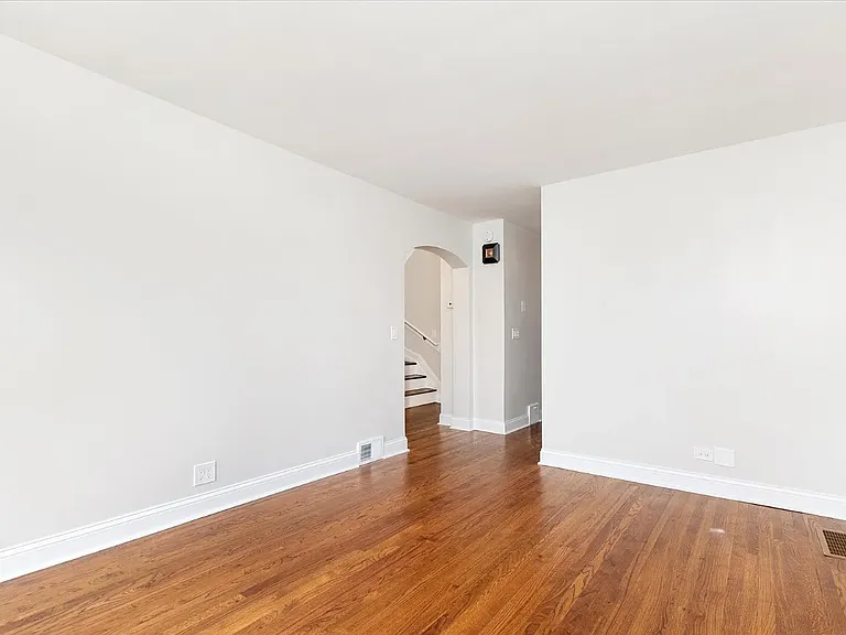 4447 Joliet Ave — Photo 7
