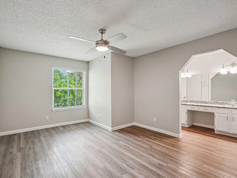 Fieldcrest Apartments — Photo 26