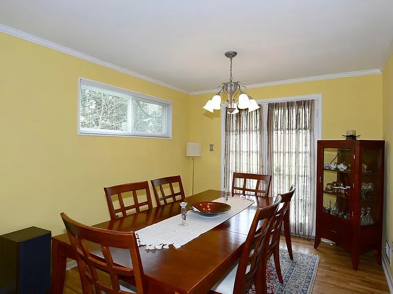 Dining room (old colors)