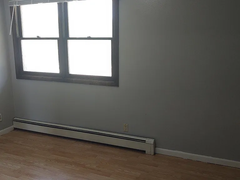 912 2nd Avenue — Photo 10