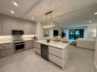 6824 SW 80th St, Miami, FL 33143