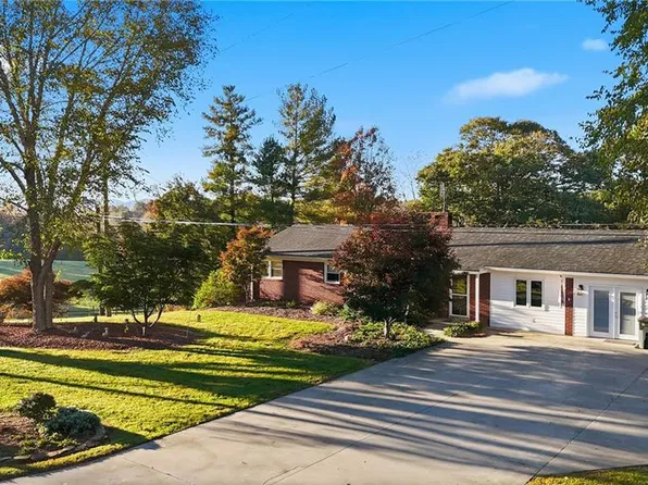 672 Welcome Home Ch Rd, North Wilkesboro, NC 28659