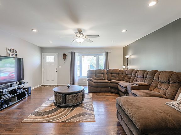 4th image of 8046 Northway Dr