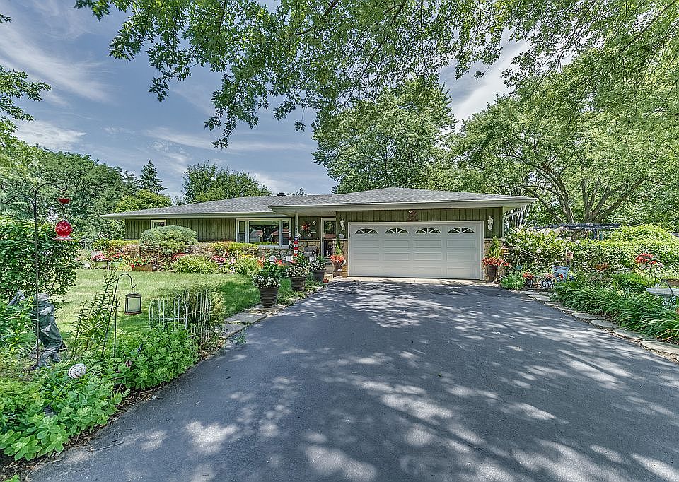 1st image of 226 Somerset Ct