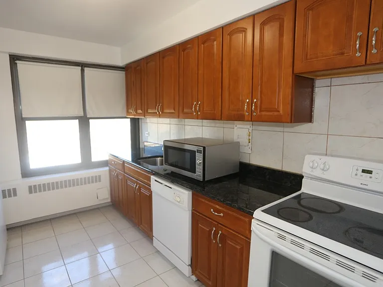 6118 N Sheridan Rd #8021 — Photo 3