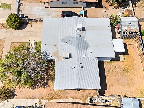 3rd image of 5264 Pikes Peak Dr