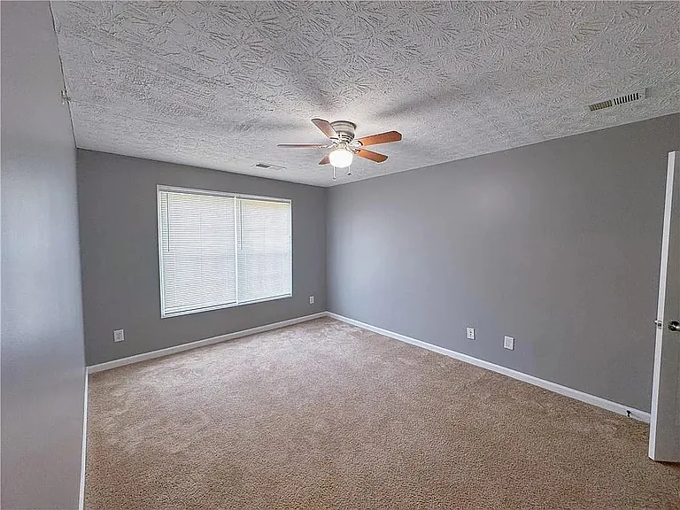 1403 Eastmont Dr NW #D — Photo 8