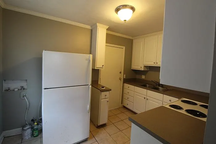 2850 Ashton St — Photo 9