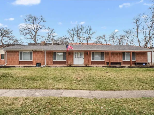 1022 Fernway Ln, Saint Louis, MO 63141