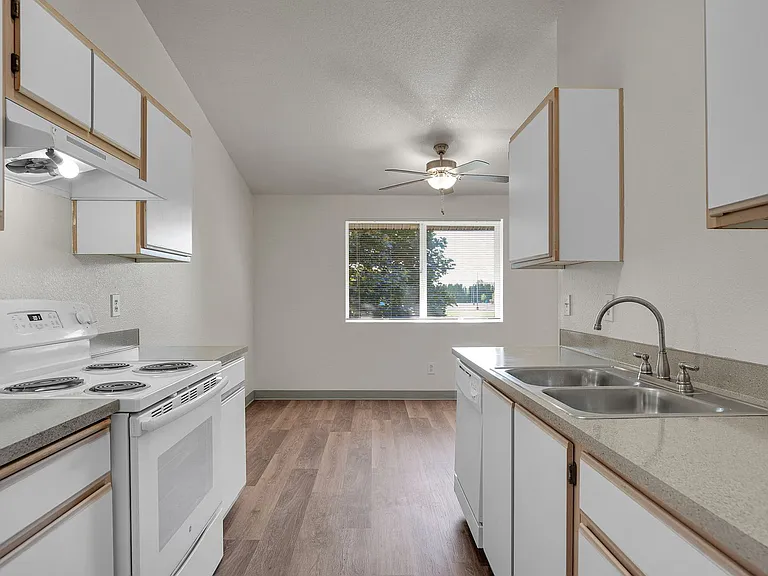 #294 FIELDSTONE APARTMENTS — Photo 9