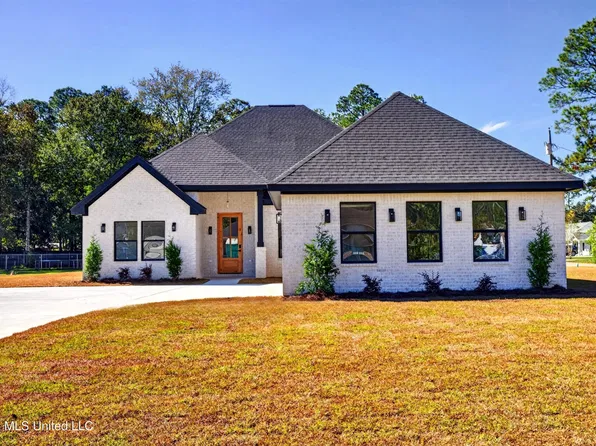 8609 Martin Bluff Rd, Gautier, MS 39553