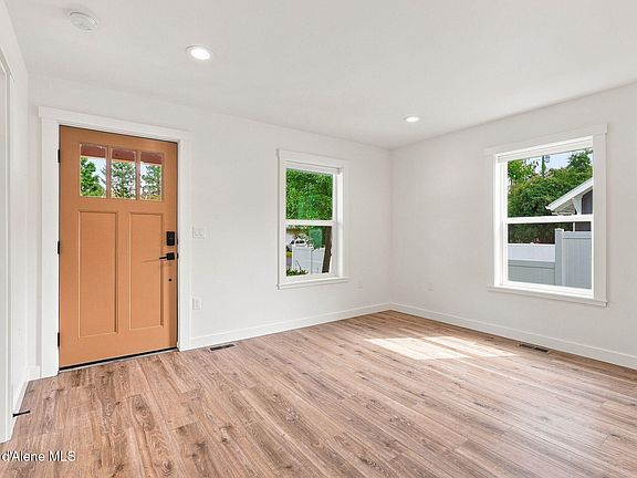 4th image of 317 N 18th St