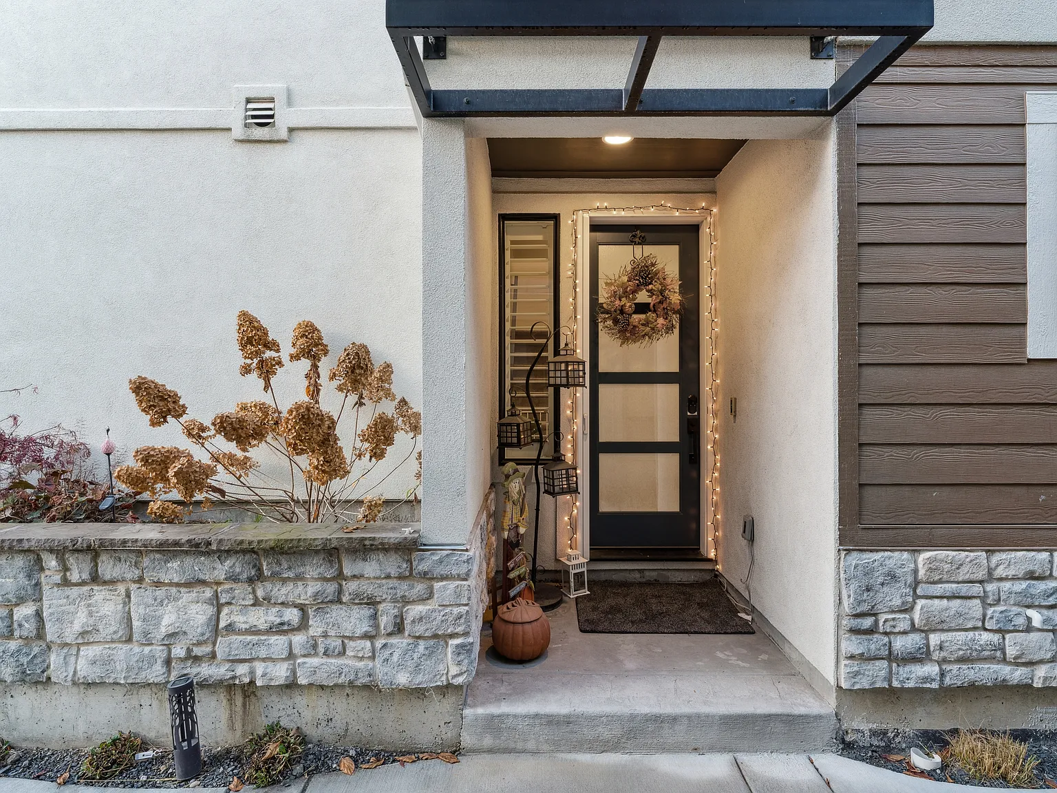 3 bed, 2.5 bath, 2240 sqft, $3,000 — Photo 4