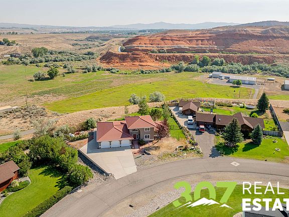 5th image of 220 S Chugwater Dr