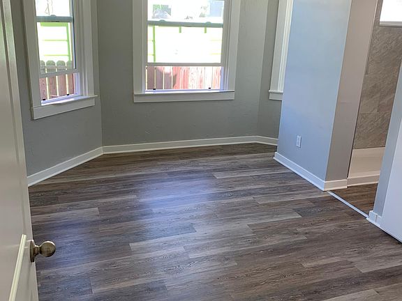 2nd image of 3115 42nd St