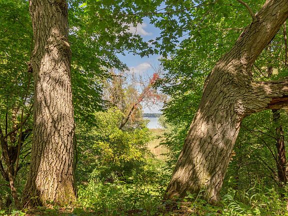 3rd image of Farwell Path