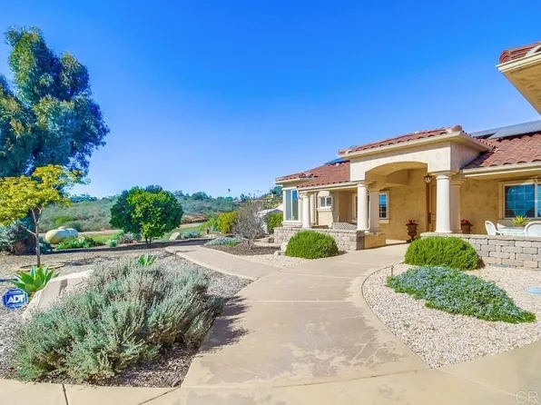 427 Canyon Rim Dr, El Cajon, CA 92021