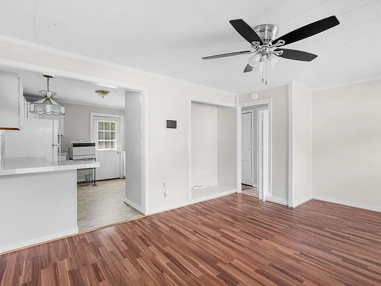 2604 Omar St — Photo 8