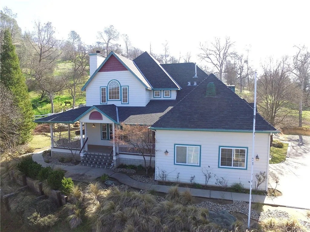 31533 Road 400 photo 1