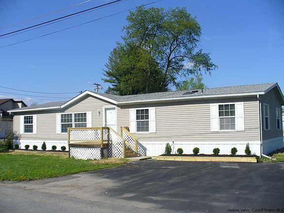 2nd image of 13 Spruce St