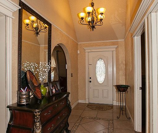 Soaring bright and open entry