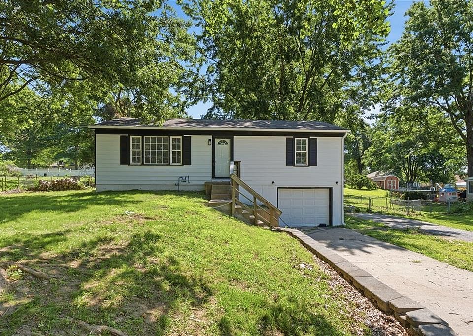 1st image of 1813 N Farview Dr
