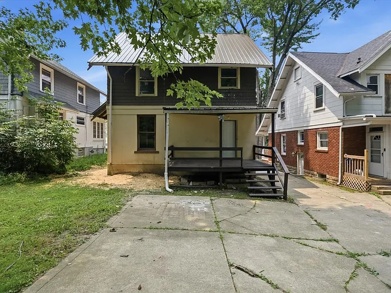 142 Western Ave — Photo 25