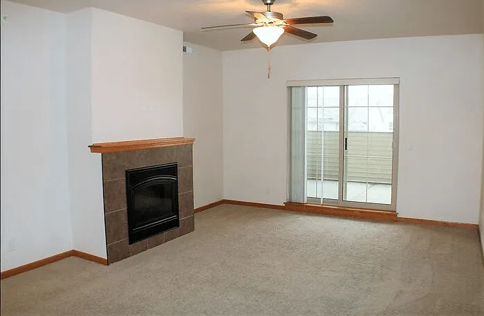 460 Cameron Way — Photo 4