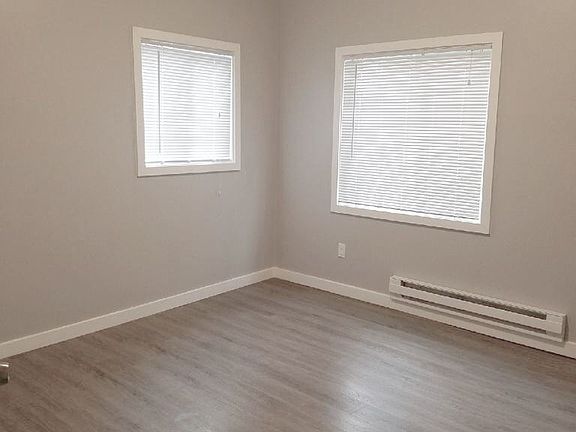 3rd image of 110 12th Ave E APT 02
