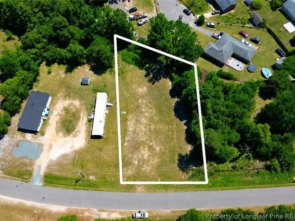 352 McKay Dr, Spring Lake, NC 28390