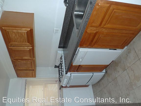 2nd image of 6434 N Damen Ave #G