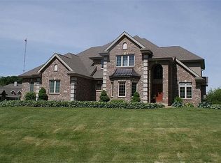 5815 Fox Tail Rd, Marshall, WI 53559