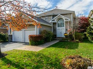 112 Redan Dr, Smithtown, NY 11787